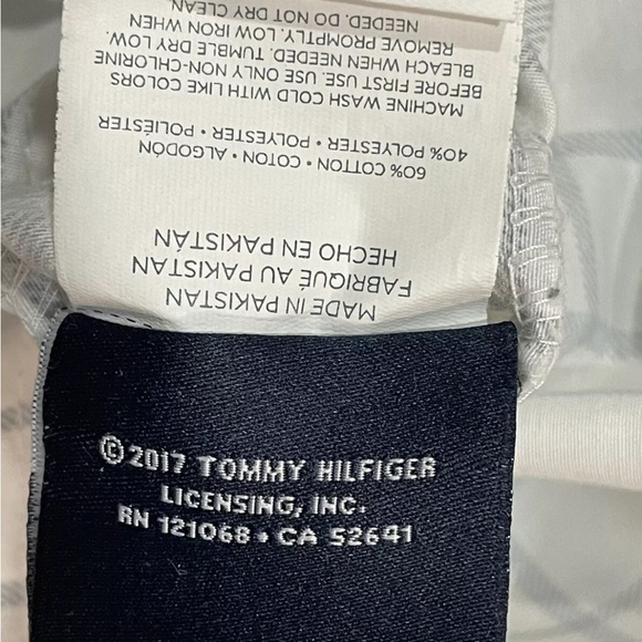 Tommy Hilfiger Standard Pillowcase (1) in grey white plaid - Picture 8 of 8